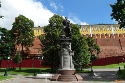 Памятник Александру I в Александровском саду, Москва